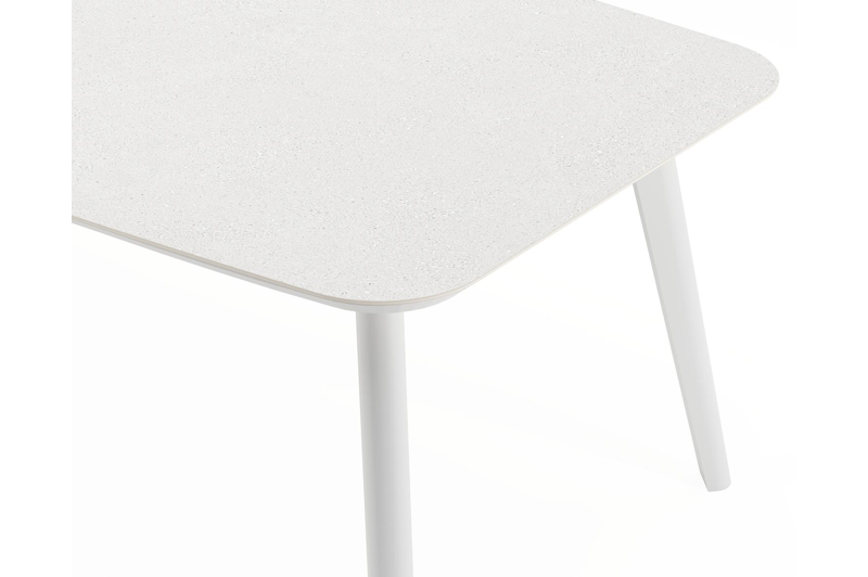 Mosa bootvormige tuinset in wit aluminium en sintered stone topo minerale met 6 Amalfi tuinstoelen