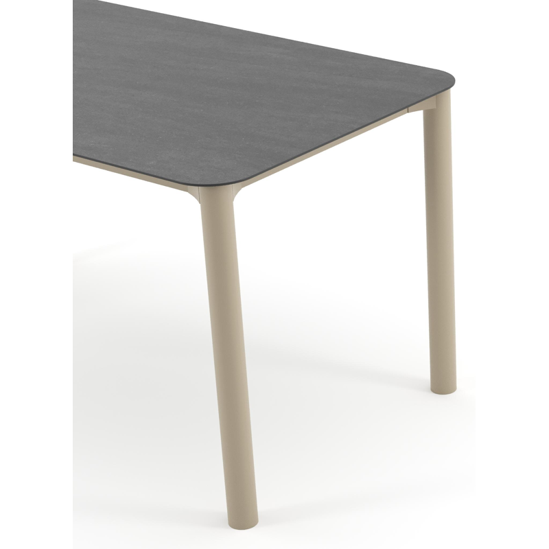 Orso tuintafel rechthoekig afgerond in beige aluminium en volkeramiek Basalt Black - L 140 x B 80 x H 74.5 cm