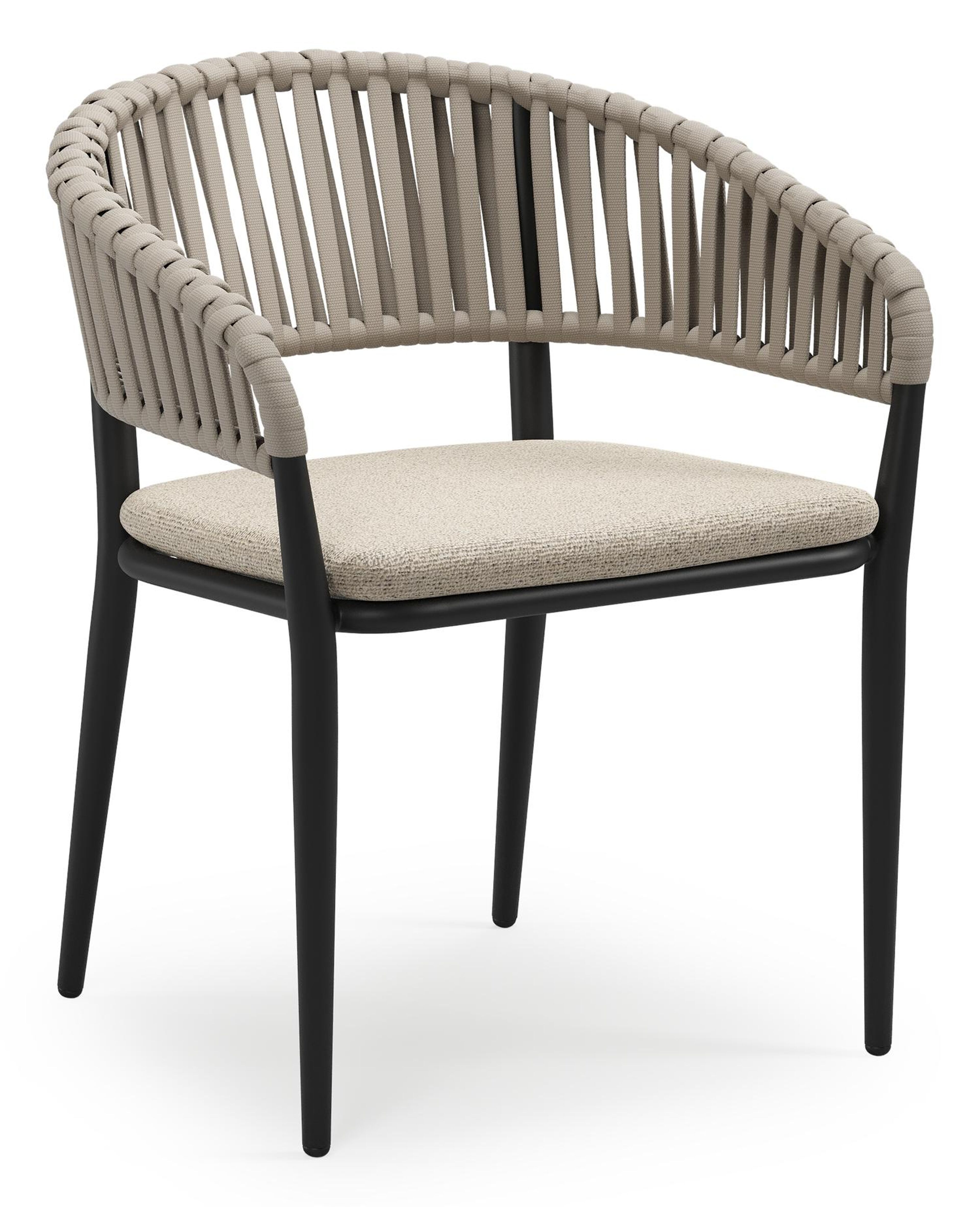 Tolfa stapelbare tuinstoel in zwart aluminium en beige verticaal geweven luxe vlakke brede rope met stoelkussen in All Weather Cosytica Marbella Beige