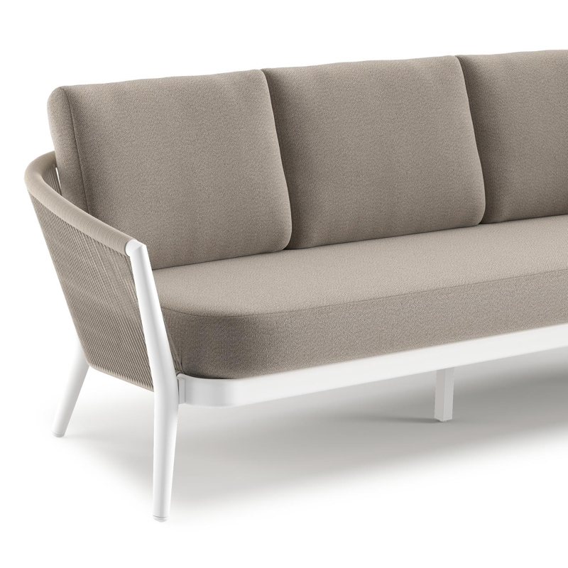 Orso loungeset in wit aluminium en beige verticaal geweven ronde rope met Savane Coconut all weather sunbrella® luxe kussen