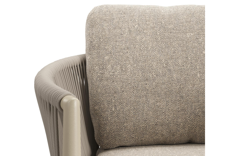 Organo tuinstoel in zwart aluminium en beige verticaal geweven luxe vlakke rope met stoelkussen in All Weather Sunbrella® Luxe Chartres Pewter