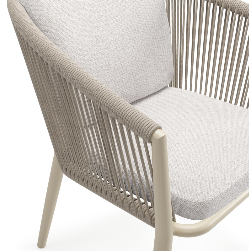 Orso tuinstoel in beige aluminium en beige verticaal geweven ronde rope met luxe zitkussen in All Weather Solica Ego Eggshell