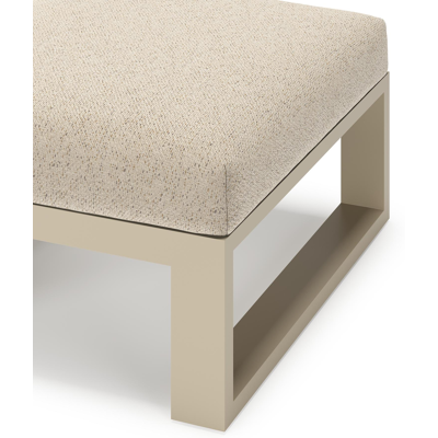 Verato poef in beige aluminium met bora desert all weather cosytica kussen