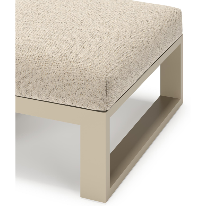 Verato poef in beige aluminium met bora desert all weather cosytica kussen