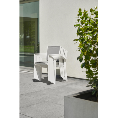 Set van 6 Bareto stapelbare tuinstoelen in wit aluminium en textilene