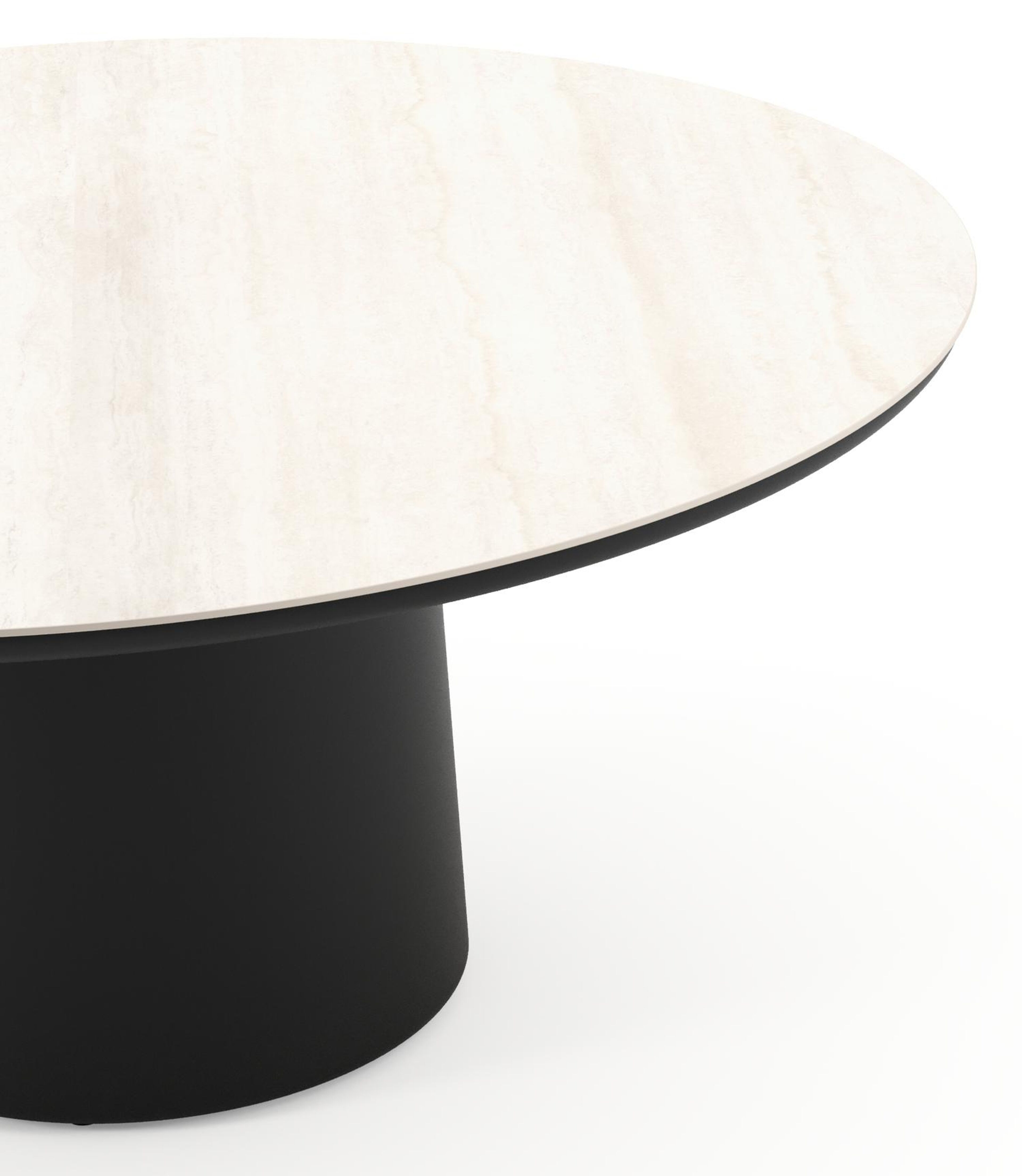 Table de jardin low dining Amico rond en aluminium noir et céramique pleine Travertino Bianco - Diam. 148 x Haut. 61 cm
