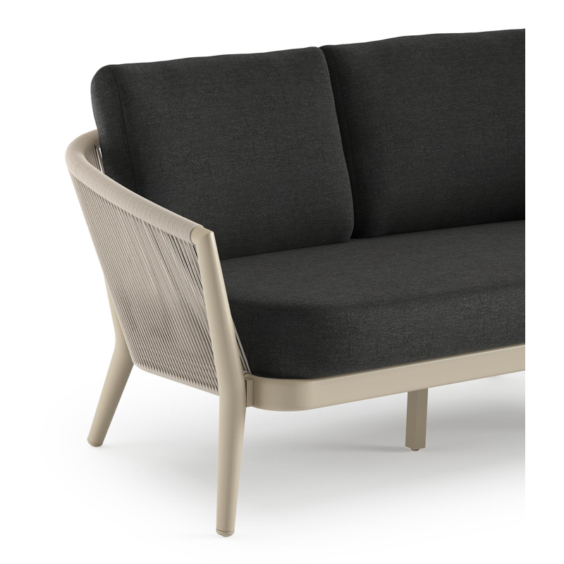 Orso loungebank in beige aluminium en beige verticaal geweven ronde rope met Chartres Sooty all weather sunbrella® luxe kussen