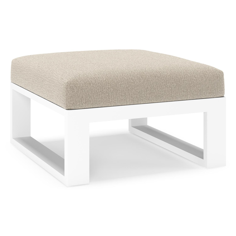 Verato poef in wit aluminium met catania sand all weather cosytica kussen