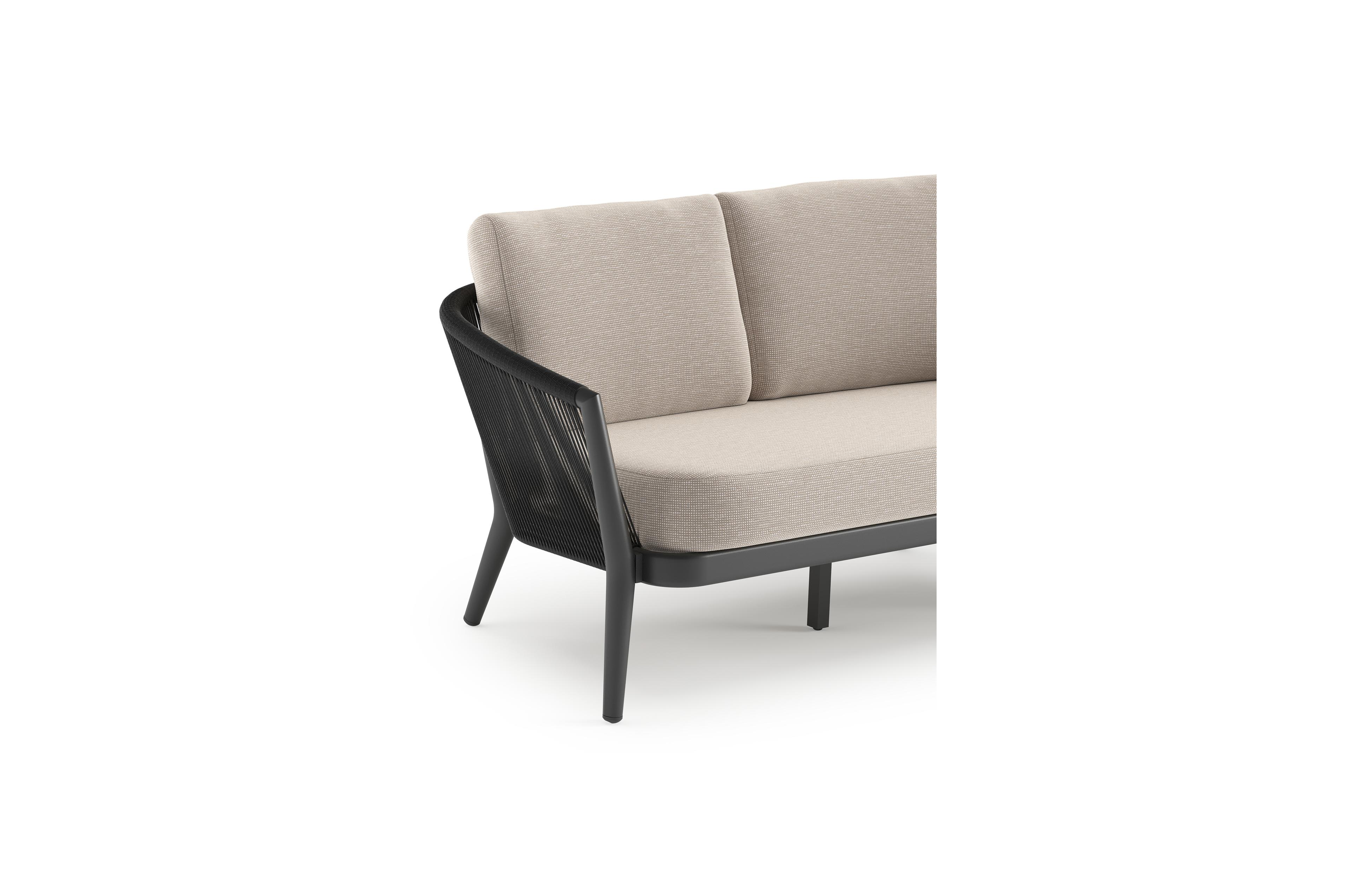 Orso loungebank in zwart aluminium en zwart verticaal geweven ronde rope met Slow Farafra all weather sunbrella® luxe kussen