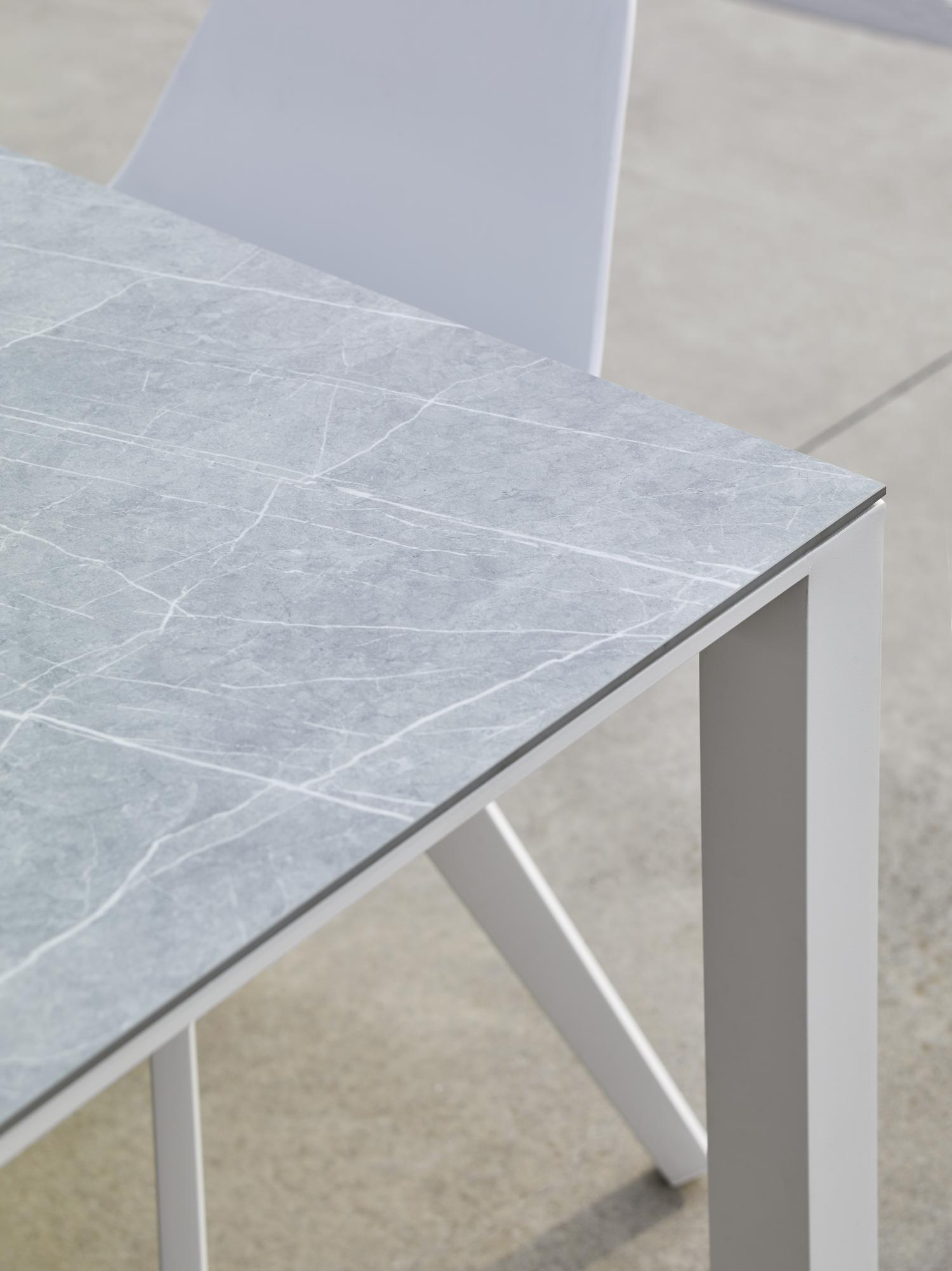 Mesa tuinstoel in wit aluminium en wit kunststof