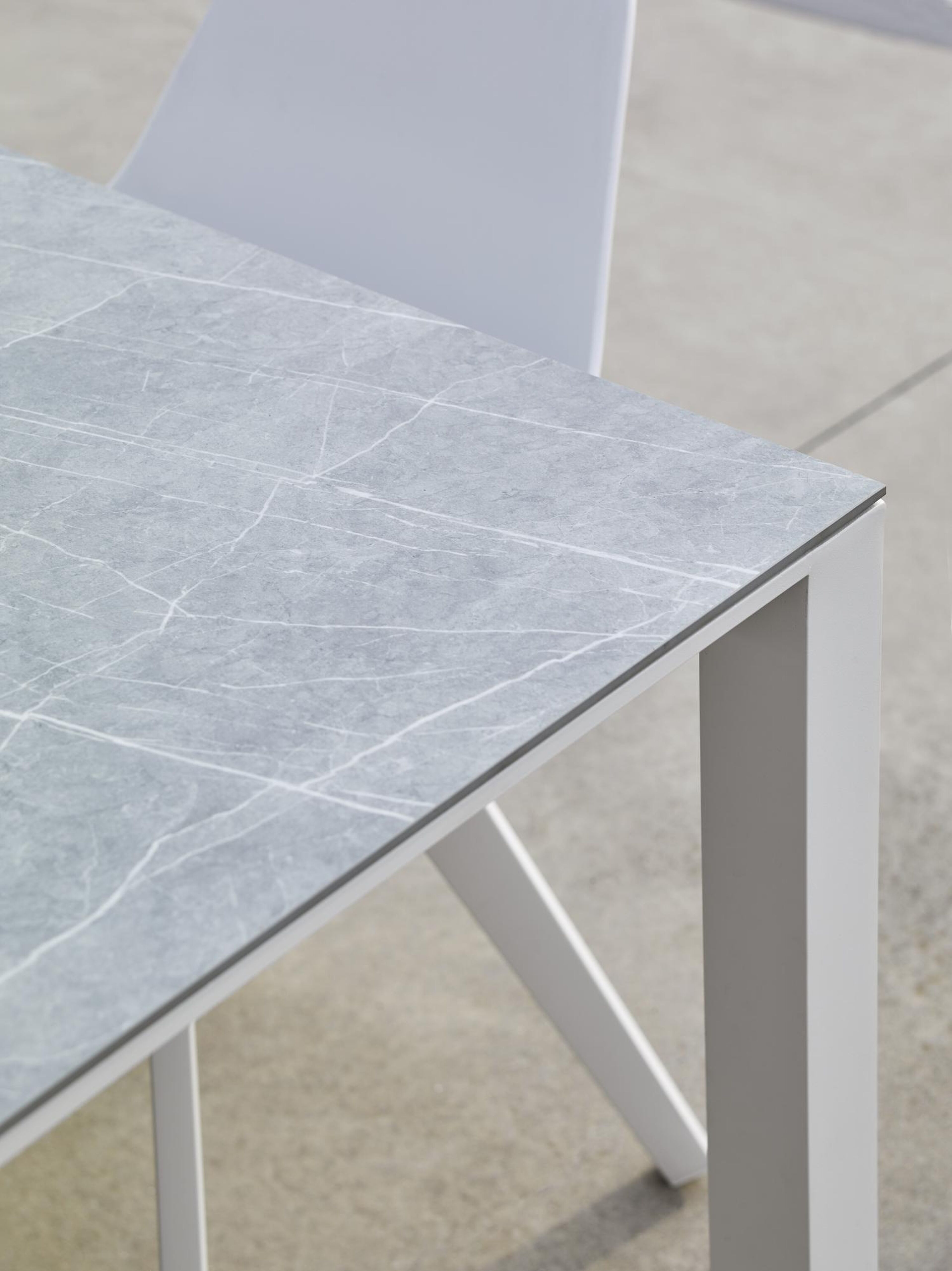 Mesa tuinstoel in wit aluminium en wit kunststof