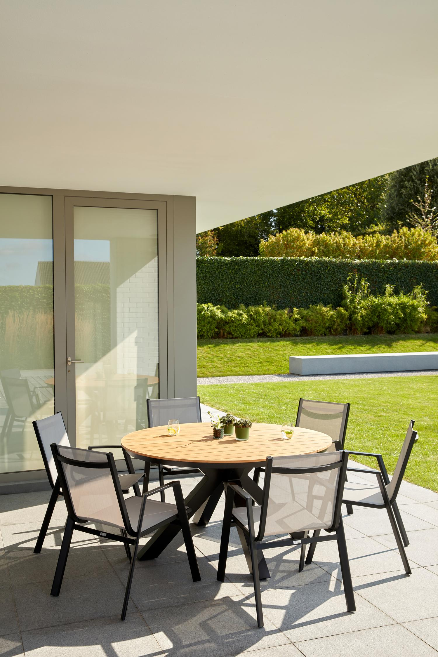 Tora tuintafel in zwart aluminium en polywood - Dia. 140 x H 69 cm