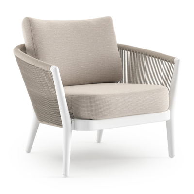 Fauteuil de jardin Orso en aluminium blanc en corde ronde tissée verticalement beige et coussins en all weather sunbrella® luxe Slow Farafra