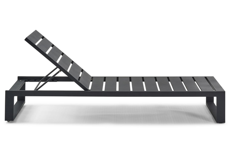 Verato verstelbaar ligbed in zwart aluminium met natte charcoal chine all weather sunbrella® luxe kussen