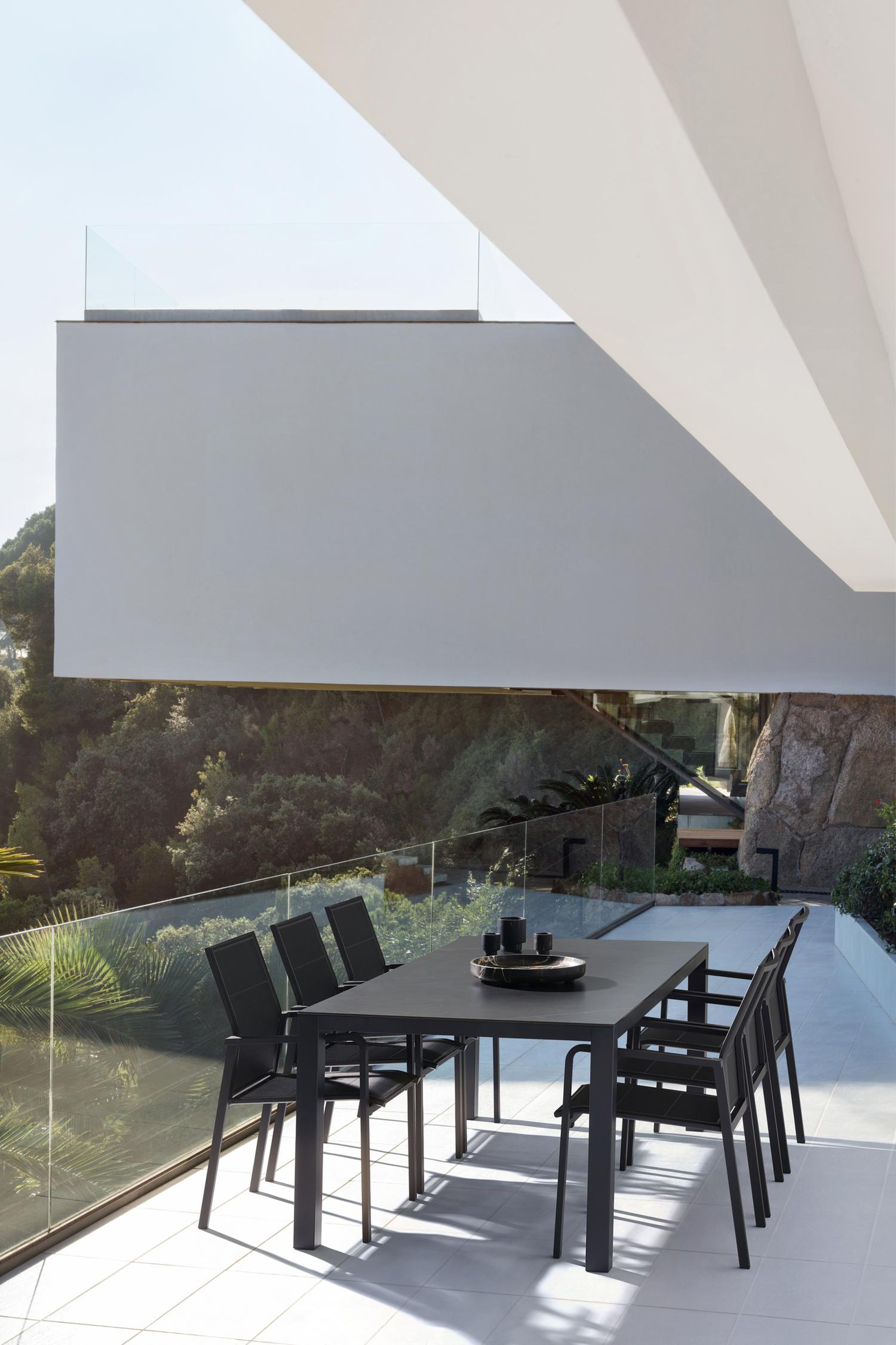 Chaise de jardin empilable Como in aluminium noir et textilène noir