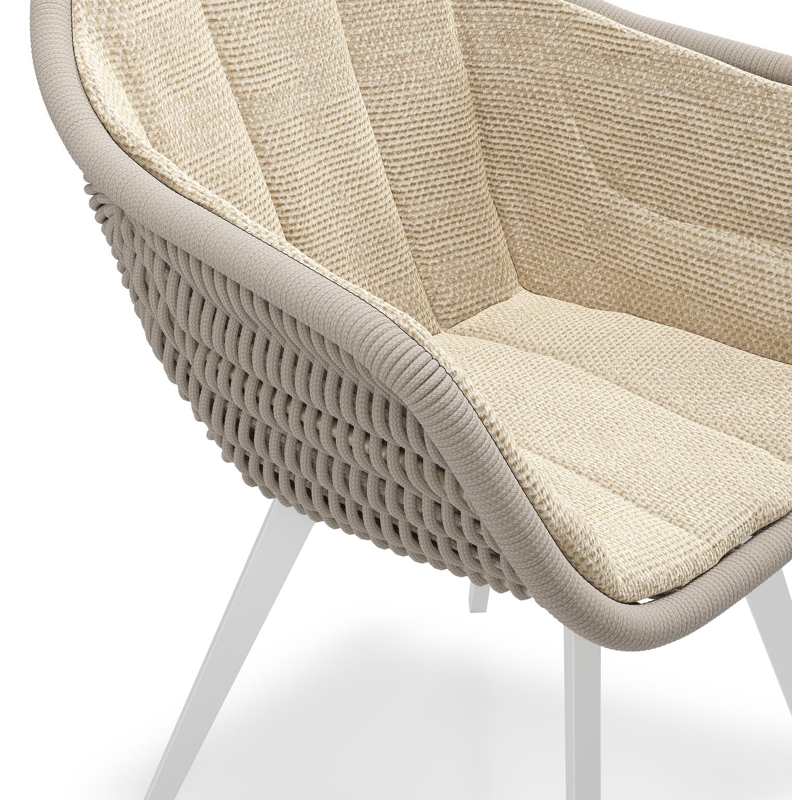 Chaise de jardin Pagino en aluminium blanc et corde ronde tissée verticalement beige avec coussin en All Weather Cosytica Althea Camel
