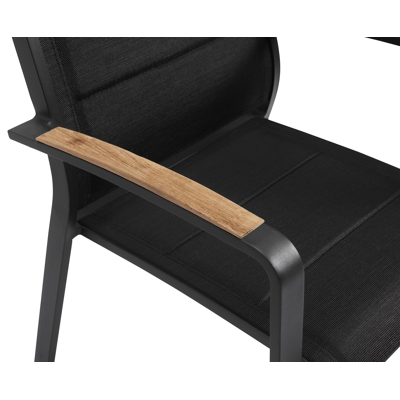 Lioni stapelbare tuinstoel in zwart aluminium en zwart comfort textilene en teak armleuning