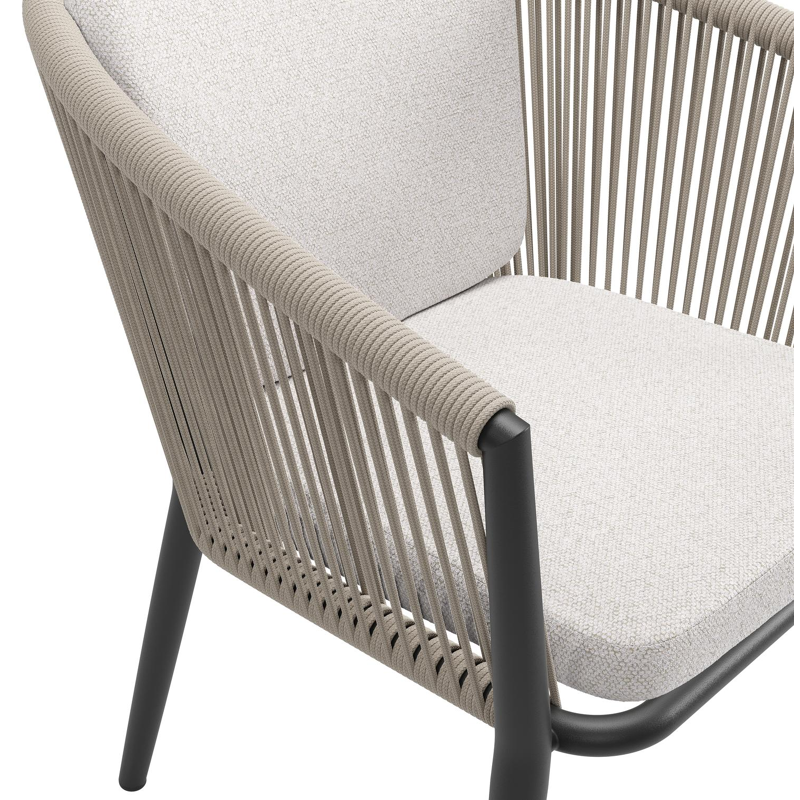 Orso tuinstoel in zwart aluminium en beige verticaal geweven ronde rope met zitkussen in All Weather Solica Ego Eggshell