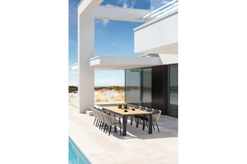 Table de jardin Nano en aluminium noir et teck - Lg 280 x Larg. 110 x H 75 cm