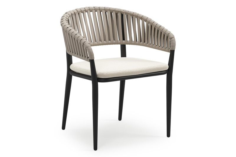 Tolfa stapelbare tuinstoel in zwart aluminium en beige verticaal geweven luxe vlakke brede rope met stoelkussen in All Weather Cosytica Althea Off White