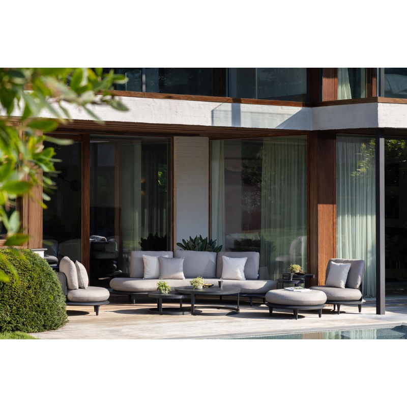 Bomero loungebank in zwart aluminium met lopi pepper all weather sunbrella® luxe kussen