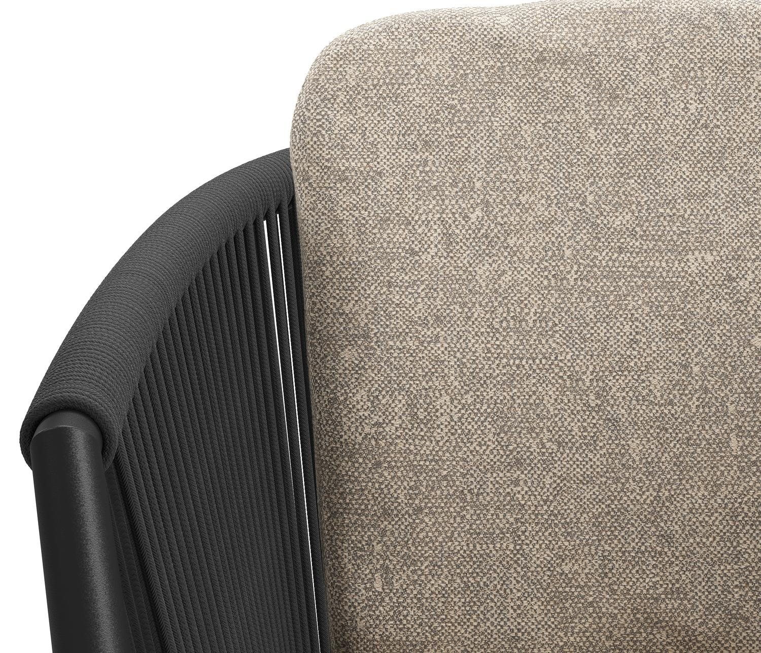 Chaise de jardin Orso en aluminium noir et corde ronde tissée verticalement noir avec coussin luxe en All Weather Sunbrella® Luxe Chartres Pewter