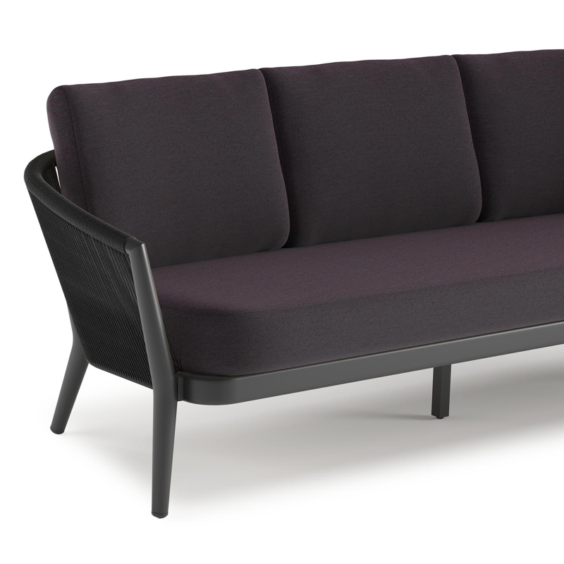 Orso loungeset in zwart aluminium en zwart verticaal geweven ronde rope met Tundra Red all weather sunbrella® luxe kussen