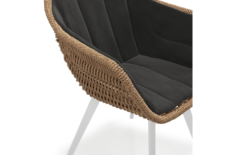 Pagino tuinstoel in wit aluminium en bruin ronde wicker met zitkussen in All Weather Sunbrella® Luxe Natte Sooty