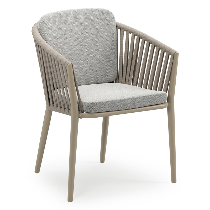 Chaise de jardin empilable Orso en aluminium beige et corde large plate de luxe tissée verticalement beige avec coussin en All Weather Sunbrella® Luxe Savane Nimbus