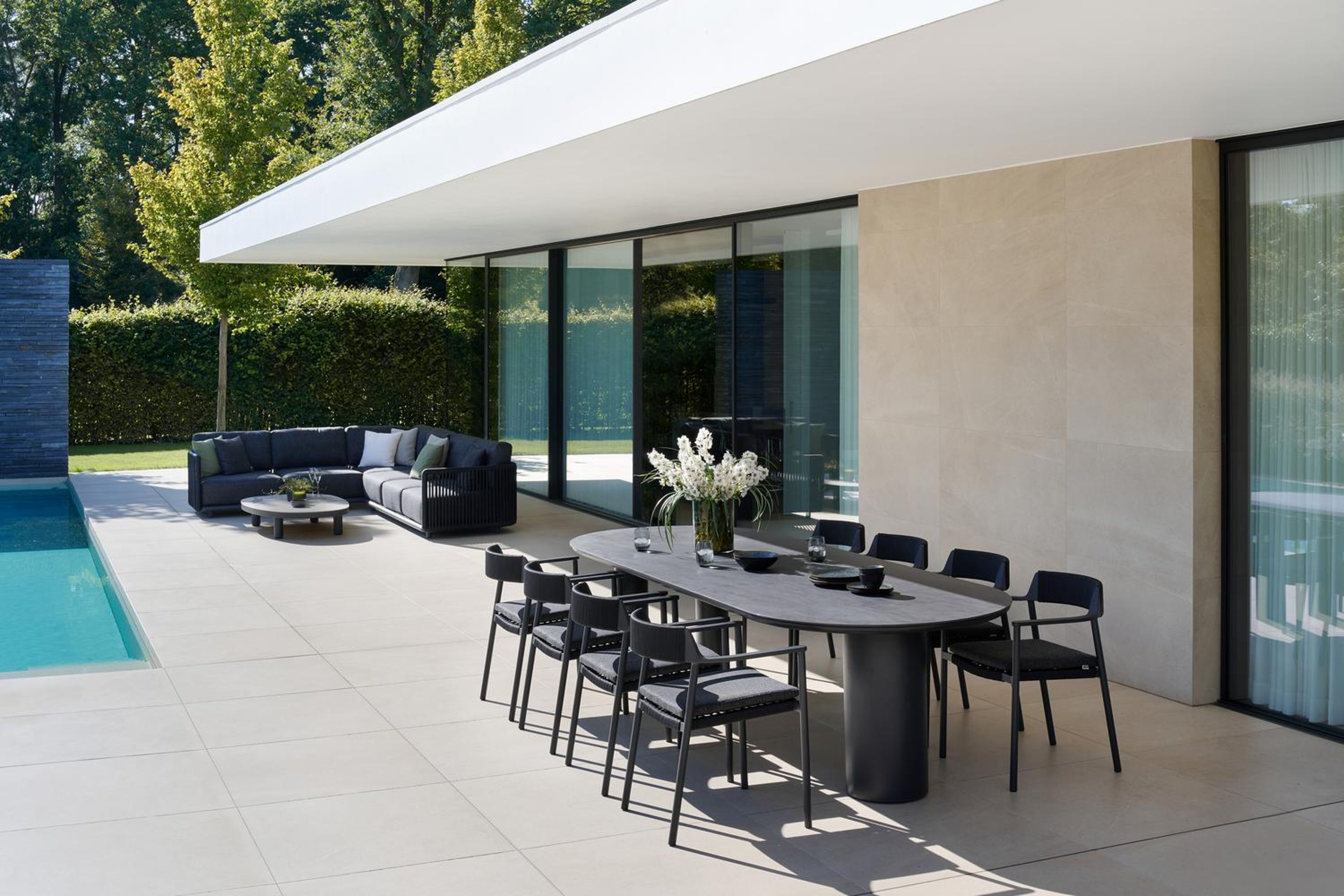 Fiordo tuinstoel in zwart aluminium en zwart vierkant geweven ronde rope 