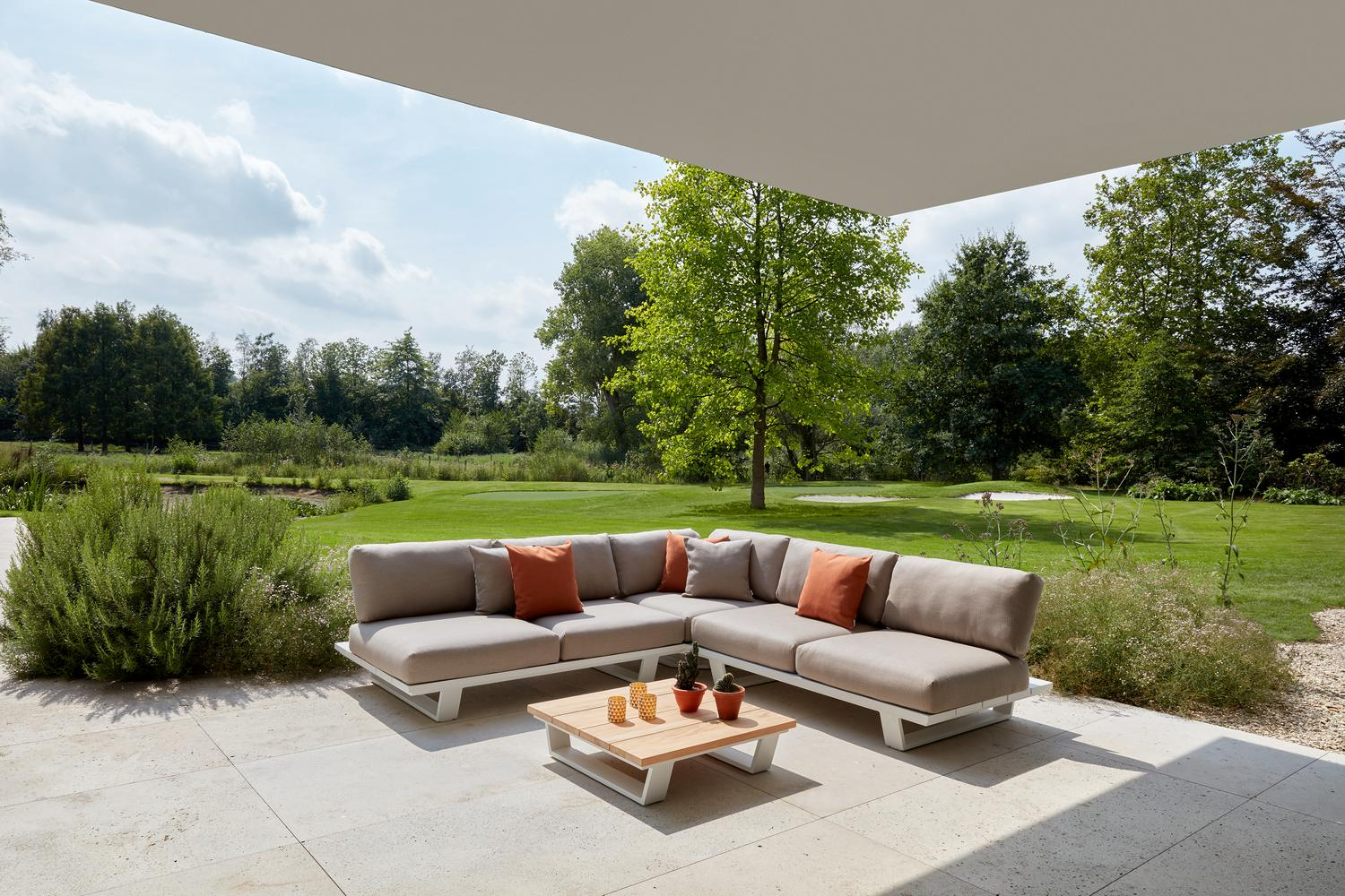 Pagino loungetafel / poef in wit aluminium en naturel teak - L 79,5 x B 79,5 x H 21 cm