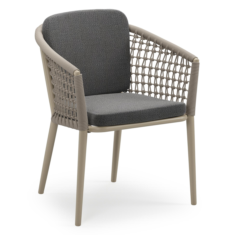 Chaise de jardin empilable Orso en aluminium beige et corde ronde tissée résille beige avec coussin en All Weather Sunbrella® Luxe Savane Tornado