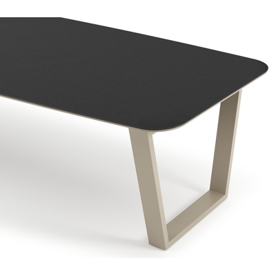 Pagino tuintafel bootvorm in beige aluminium en volkeramiek Nero Black - L 315 x B 115 x H 73 cm