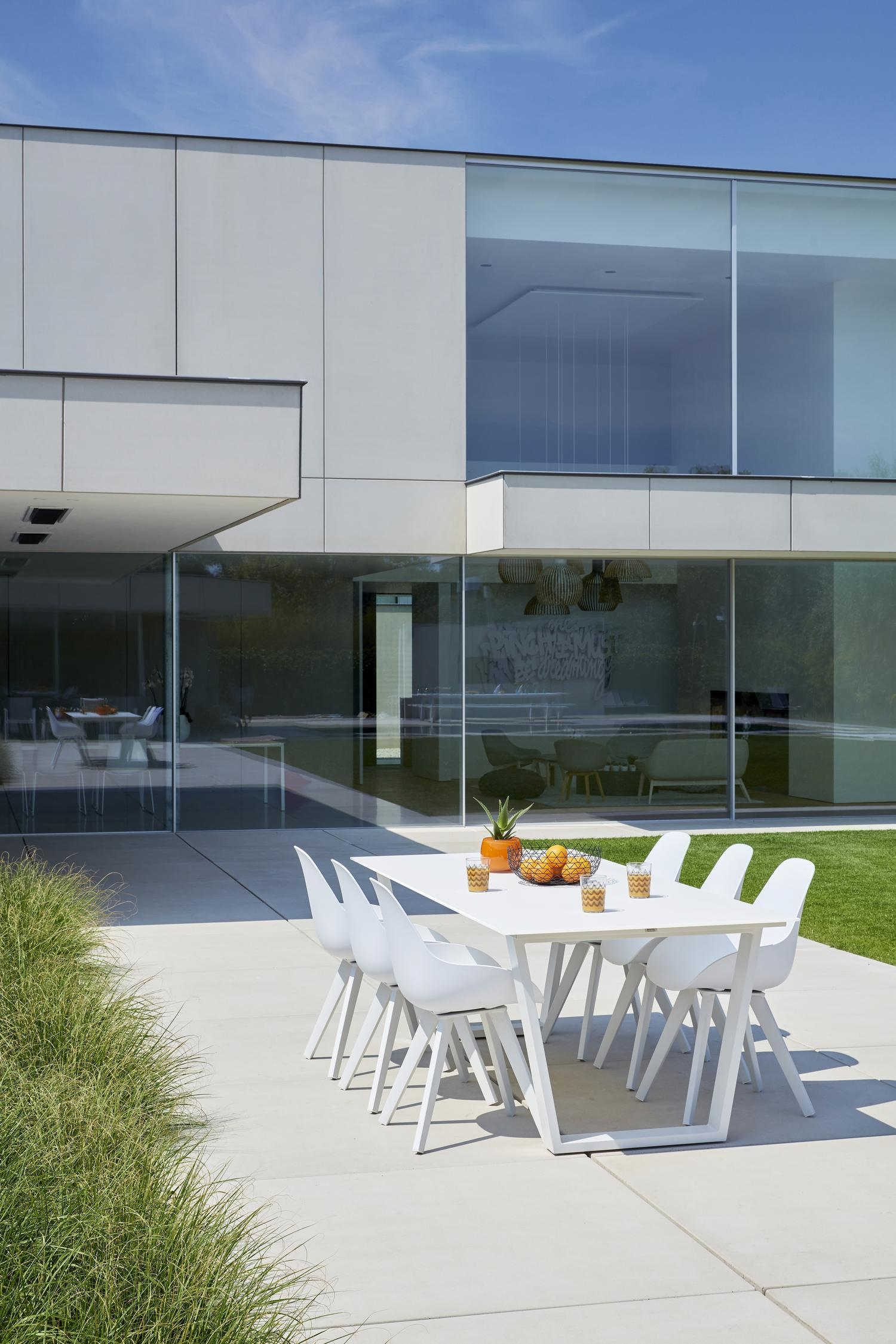 Mesa tuinstoel in wit aluminium en wit kunststof