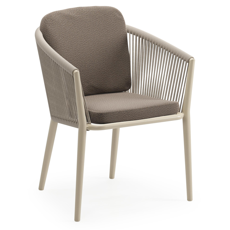 Orso tuinstoel in beige aluminium en beige verticaal geweven ronde rope met luxe zitkussen in All Weather Sunbrella® Luxe Lopi Coconut