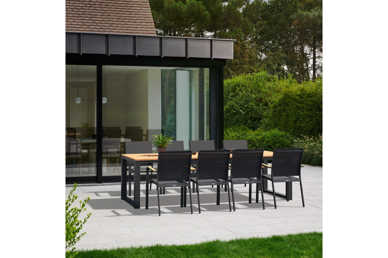 Livo tuinset in zwart aluminium en naturel teak tafelblad met 8 stapelbare Amalfi tuinstoelen