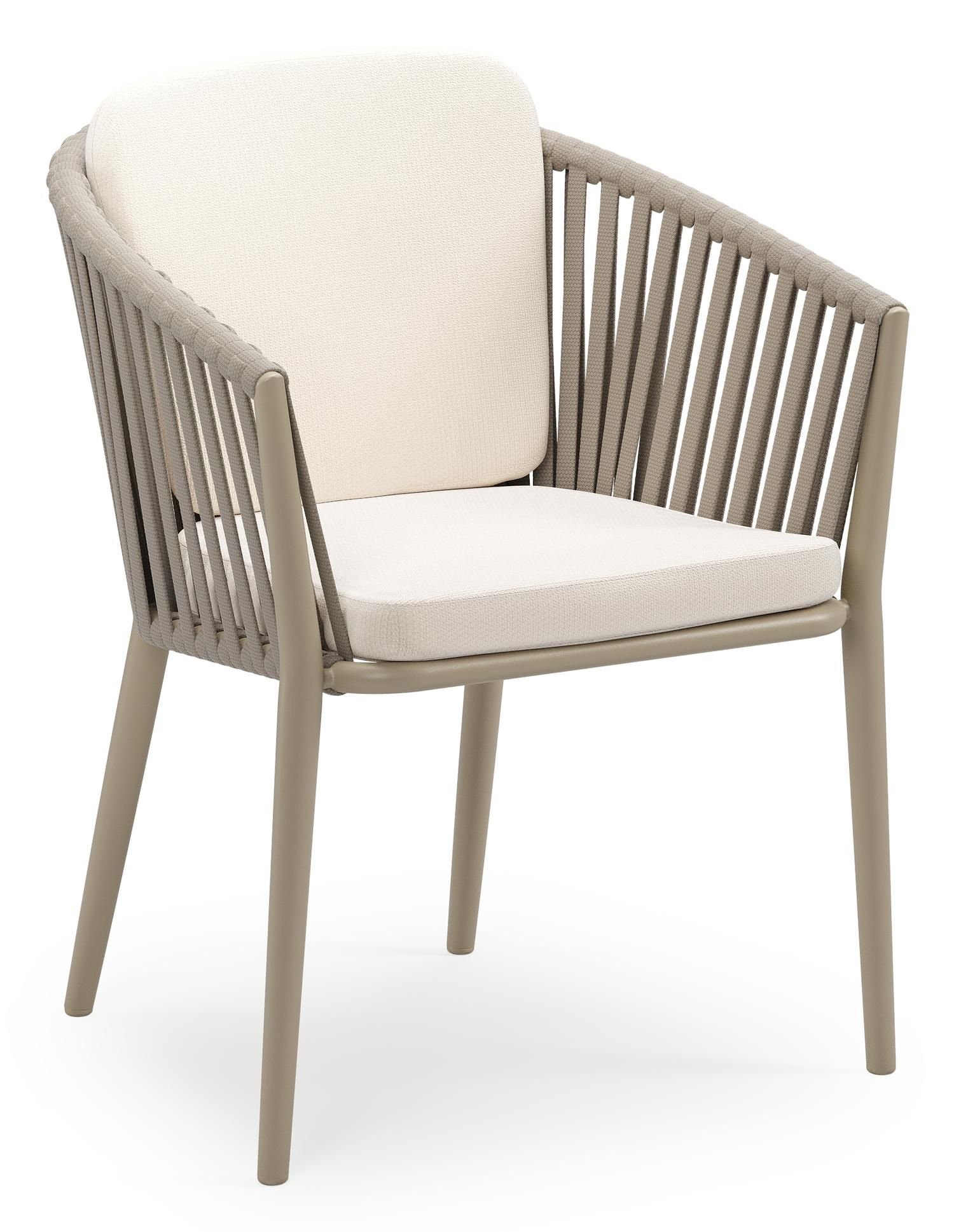 Orso stapelbare tuinstoel in beige aluminium en beige verticaal geweven luxe vlakke brede rope met stoelkussen in All Weather Sunbrella® Luxe Lopi Snow