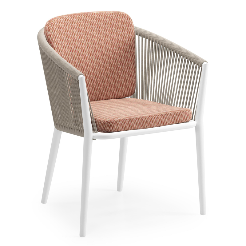Orso tuinstoel in wit aluminium en beige verticaal geweven ronde rope met zitkussen in All Weather Sunbrella® Luxe Lopi Fawn