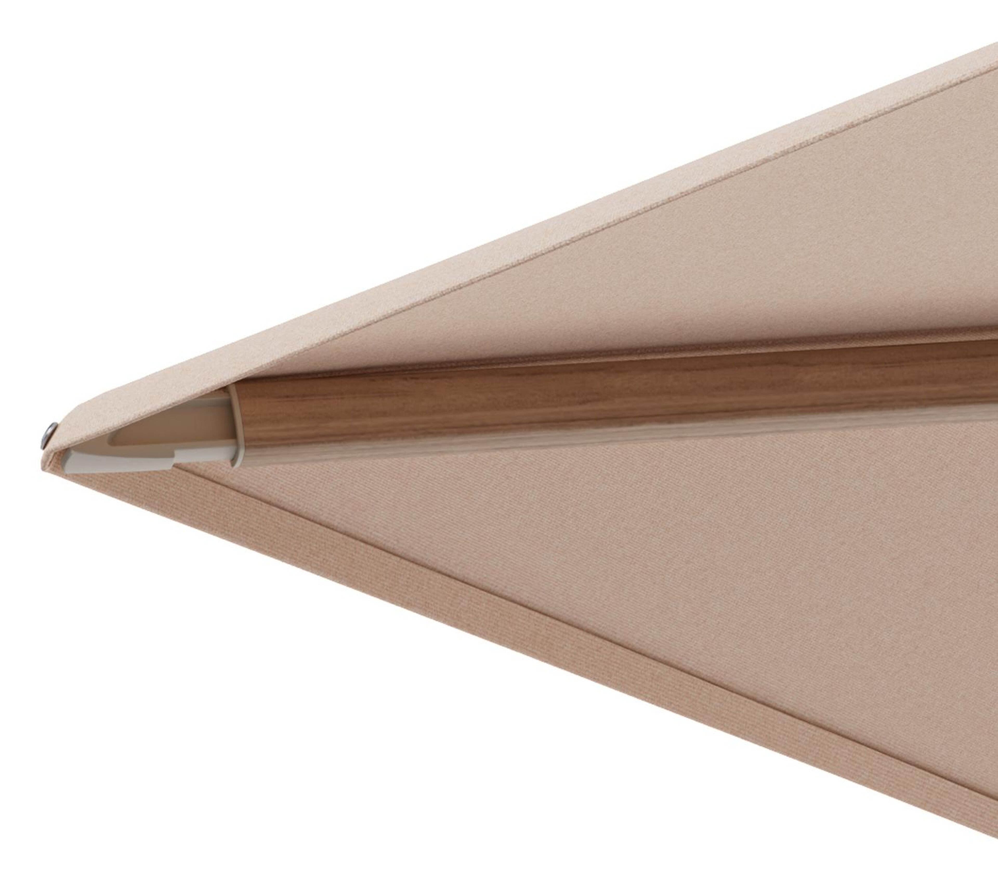 Minore zweefparasol met tiltfunctie in houtlook aluminium en Natte Linen Chalk All Weather Sunbrella® Luxe parasoldoek - L1 400 x L2 300 cm met parasolvoet Minore 260 kg met wielen