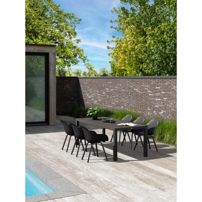 Varese tuinset in zwart aluminium en zwart volkeramiek tafelblad met 6 Puglia tuinstoelen