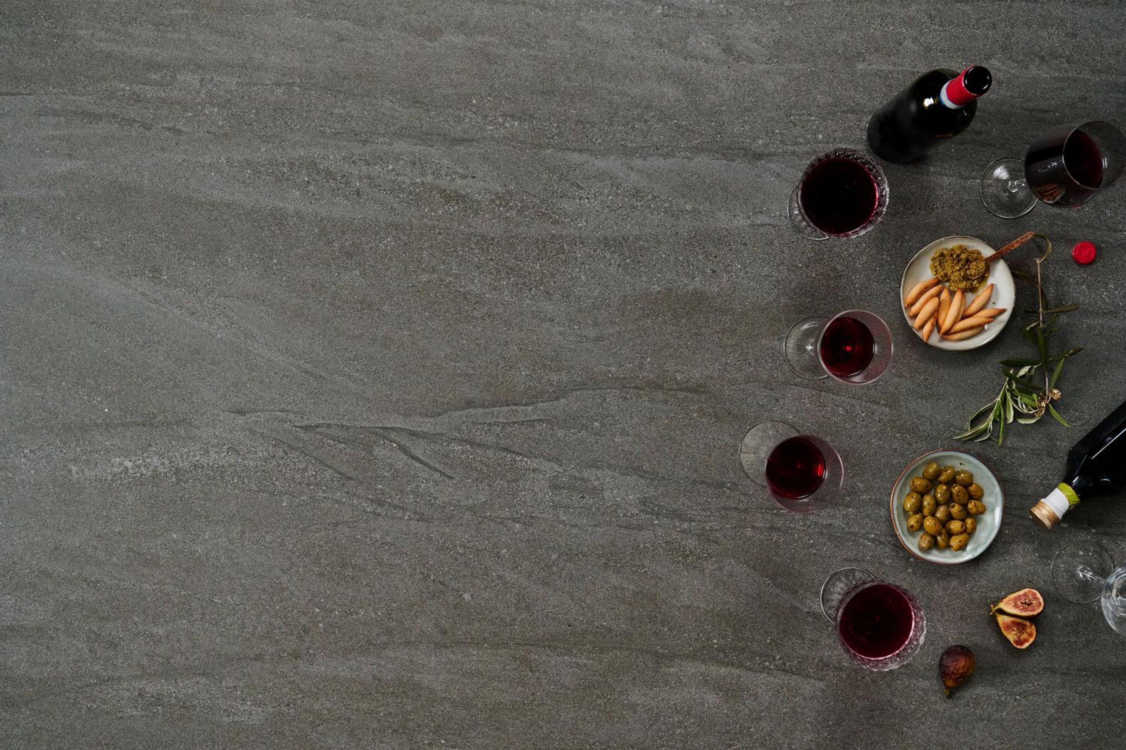 Fano kantelbare tuintafel vierkant afgerond in zwart aluminium en volkeramiek aspen grey - L 80 x B 80 x H 73 cm