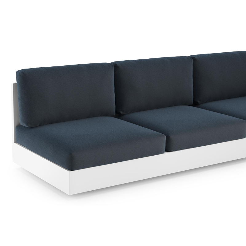 Como loungebank in wit aluminium met heritage indigo all weather sunbrella® luxe kussen