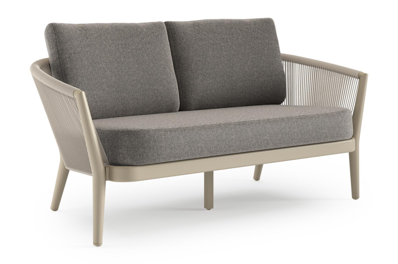 Orso loungebank in beige aluminium en beige verticaal geweven ronde rope met Chartres Drizzle all weather sunbrella® luxe kussen