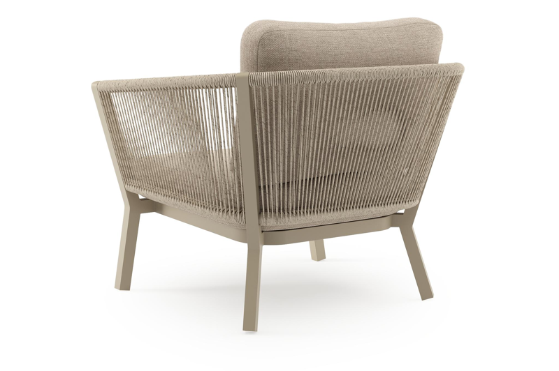 Cordoba loungestoel in beige aluminium en beige verticaal geweven ronde rope met rustic weather+ softtouch kussen