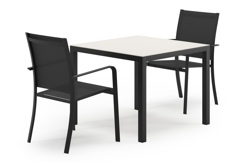 Feltro tuinset in zwart aluminium en sintered stone Crema minerale met 2 Calobra tuinstoelen
