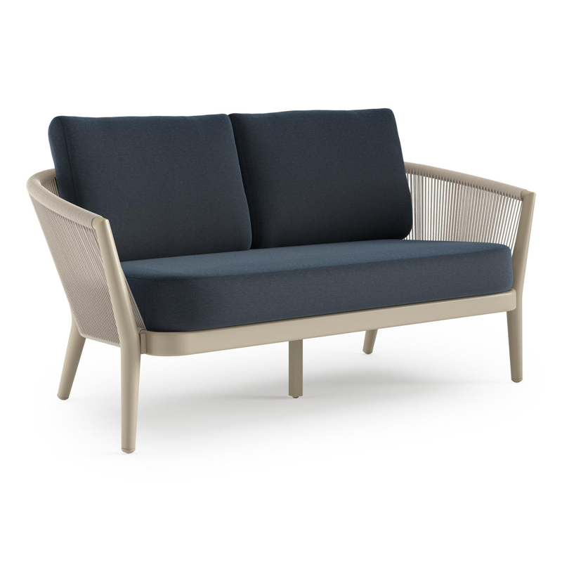 Canapé de jardin Orso en aluminium beige en corde ronde tissée verticalement beige et coussins en all weather sunbrella® luxe Heritage Indigo