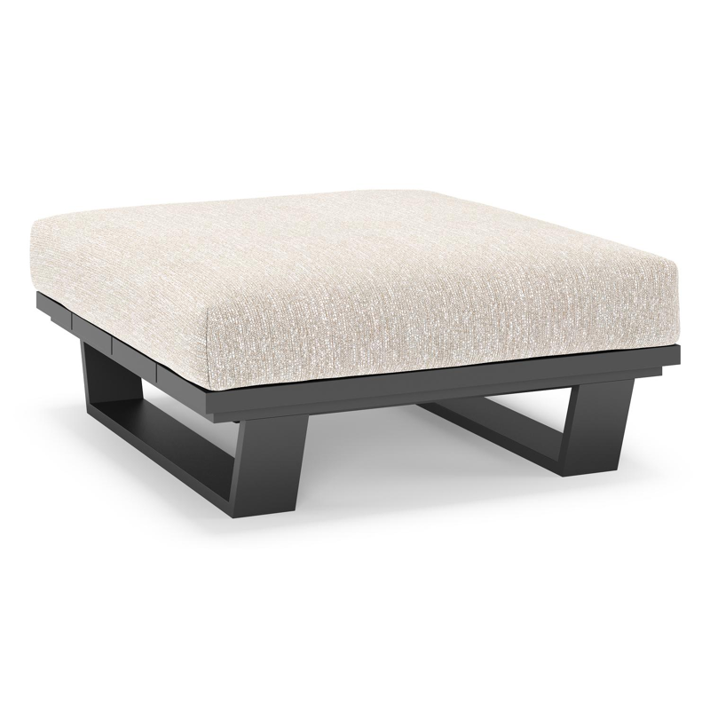 Pagino poef in zwart aluminium met tundra sand all weather sunbrella® luxe kussen