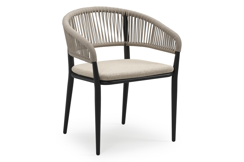 Tolfa stapelbare tuinstoel in zwart aluminium en beige verticaal geweven ronde rope met stoelkussen in All Weather Cosytica Marbella Beige
