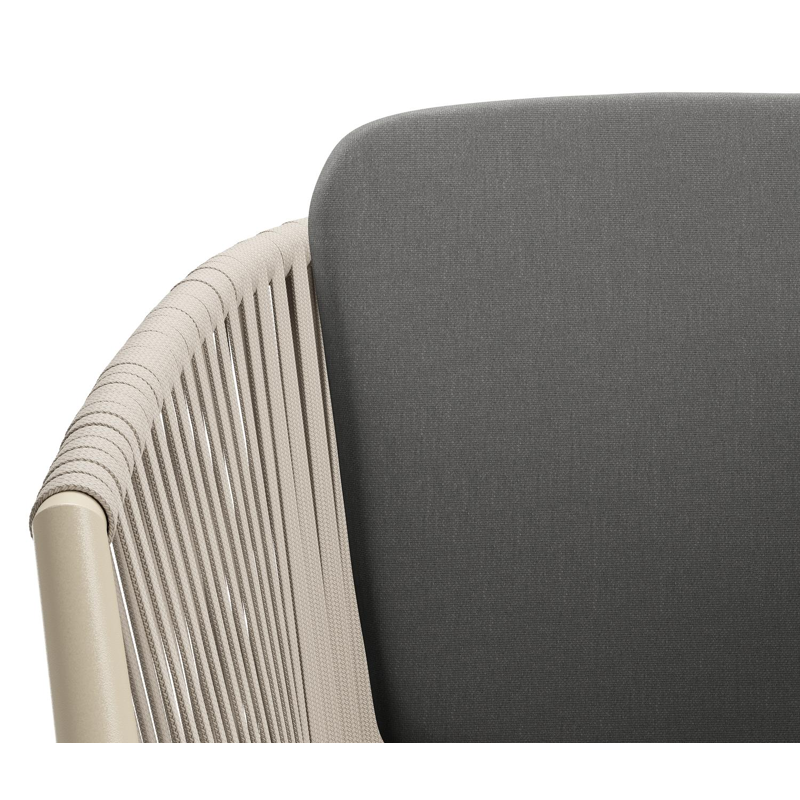 Chaise de jardin Orso en aluminium beige et corde plate tissée verticalement beige avec coussin en All Weather Sunbrella® Luxe Natte Charcoal Chine