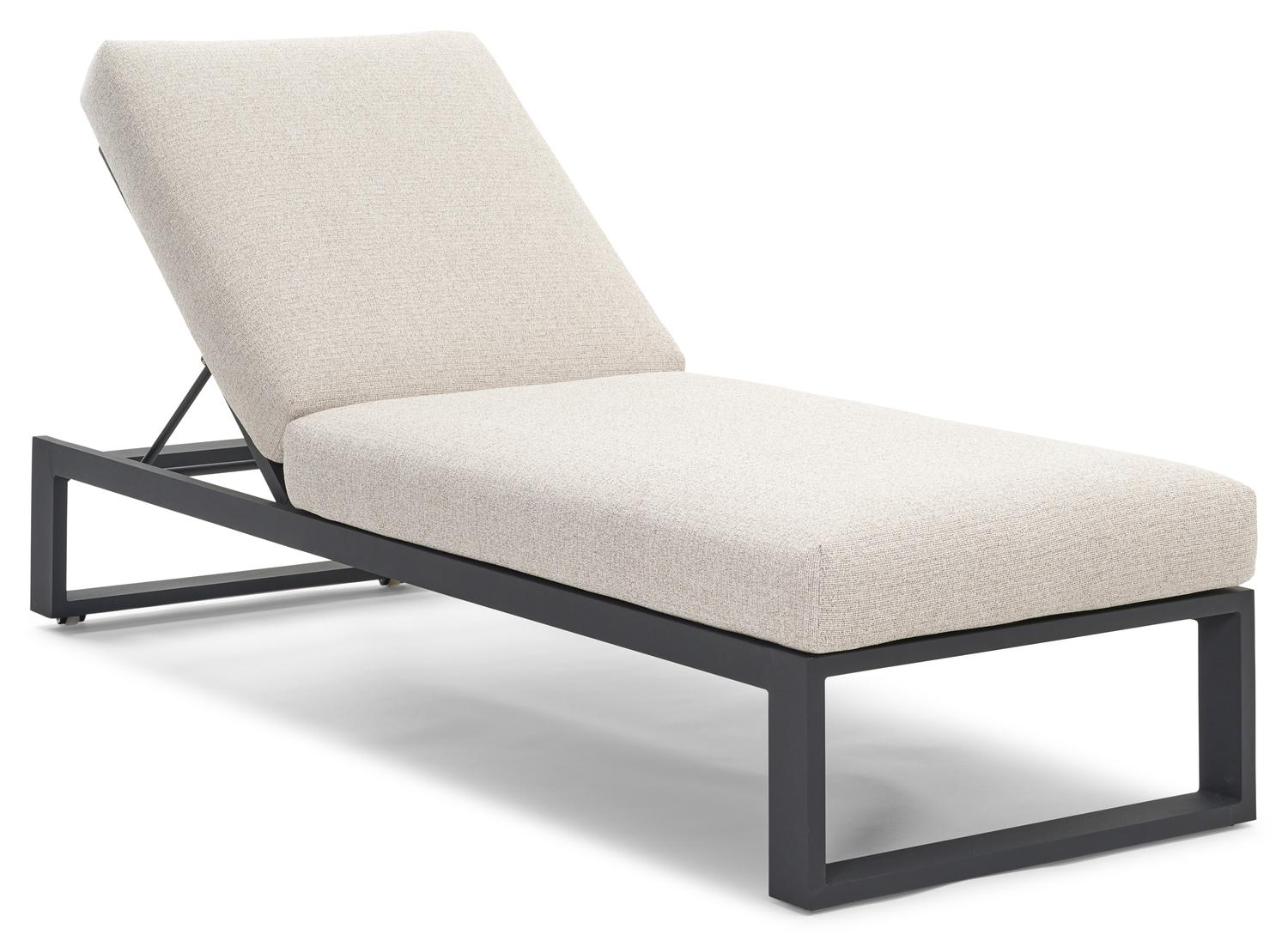 Verato verstelbaar ligbed in zwart aluminium met catania sand all weather cosytica kussen